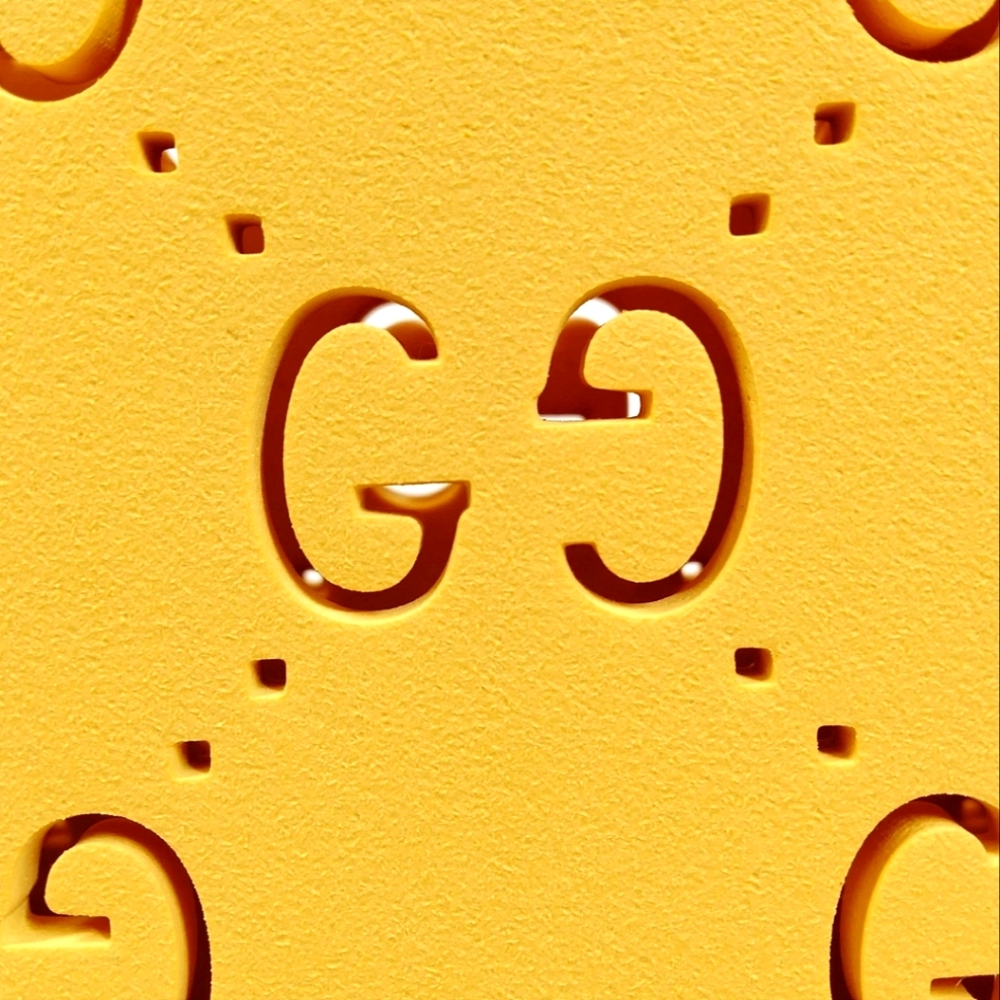 GUCCI DOUBLE G YELLOW RUBBER TOTE - Picture 8 of 8